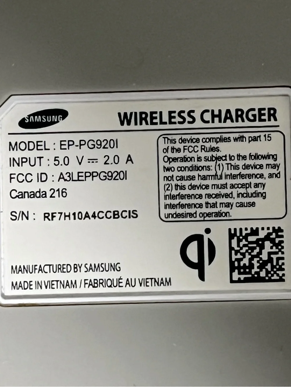 Samsung White Pearl Wireless Charging Pad, specifically model EP-PG920I